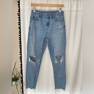 American Eagle curvy mom jean strigid women’s 4 regular ripped distressed denim